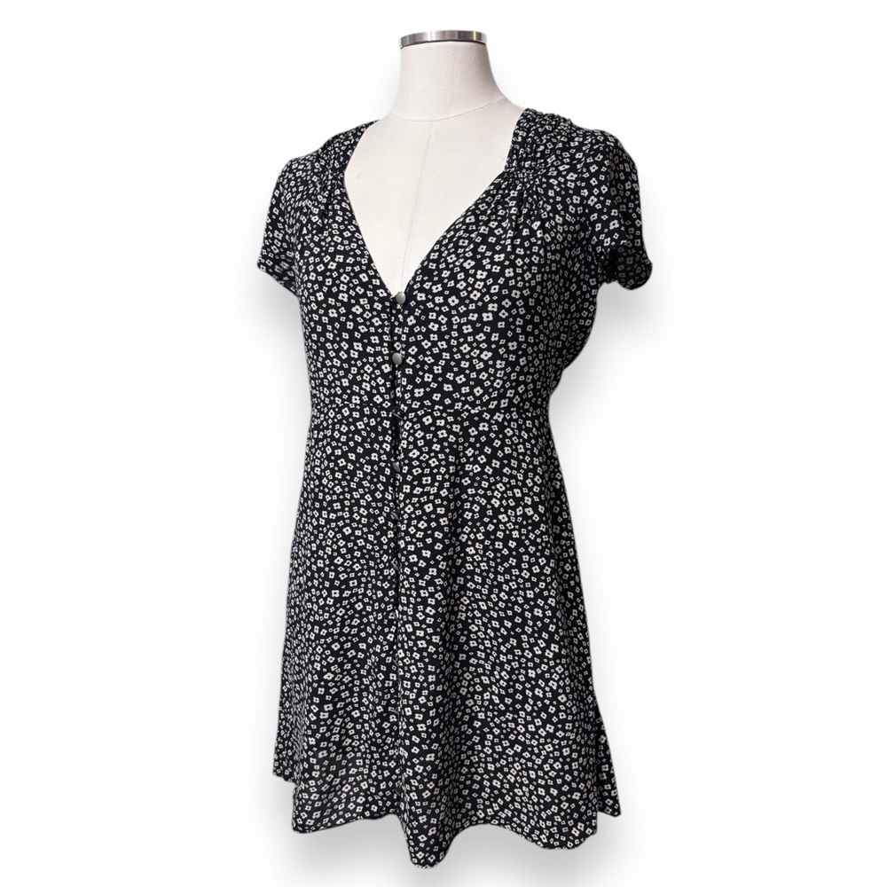 KIMCHI BLUE x ANTHROPOLOGIE Black & White Floral Print Button Front Dress